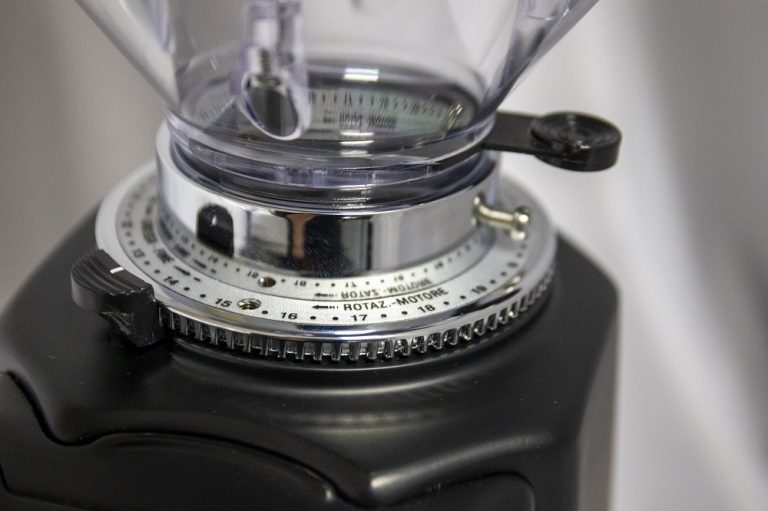 مطحنة قهوة كوامار اسود QUAMAR M80/E 1200G